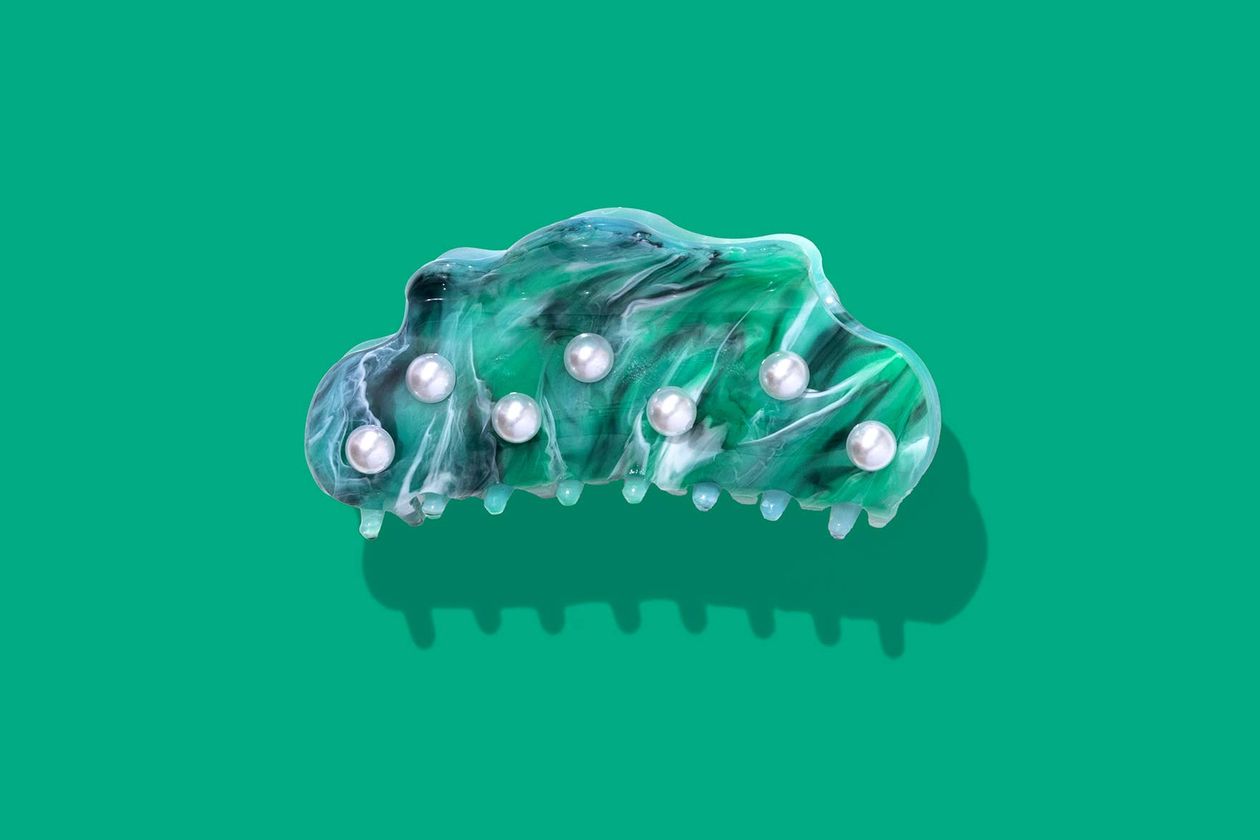 TAYLOR ELLIOTT DESIGNS Claw Hair Clip - Turquoise Marble w Pearl Beads