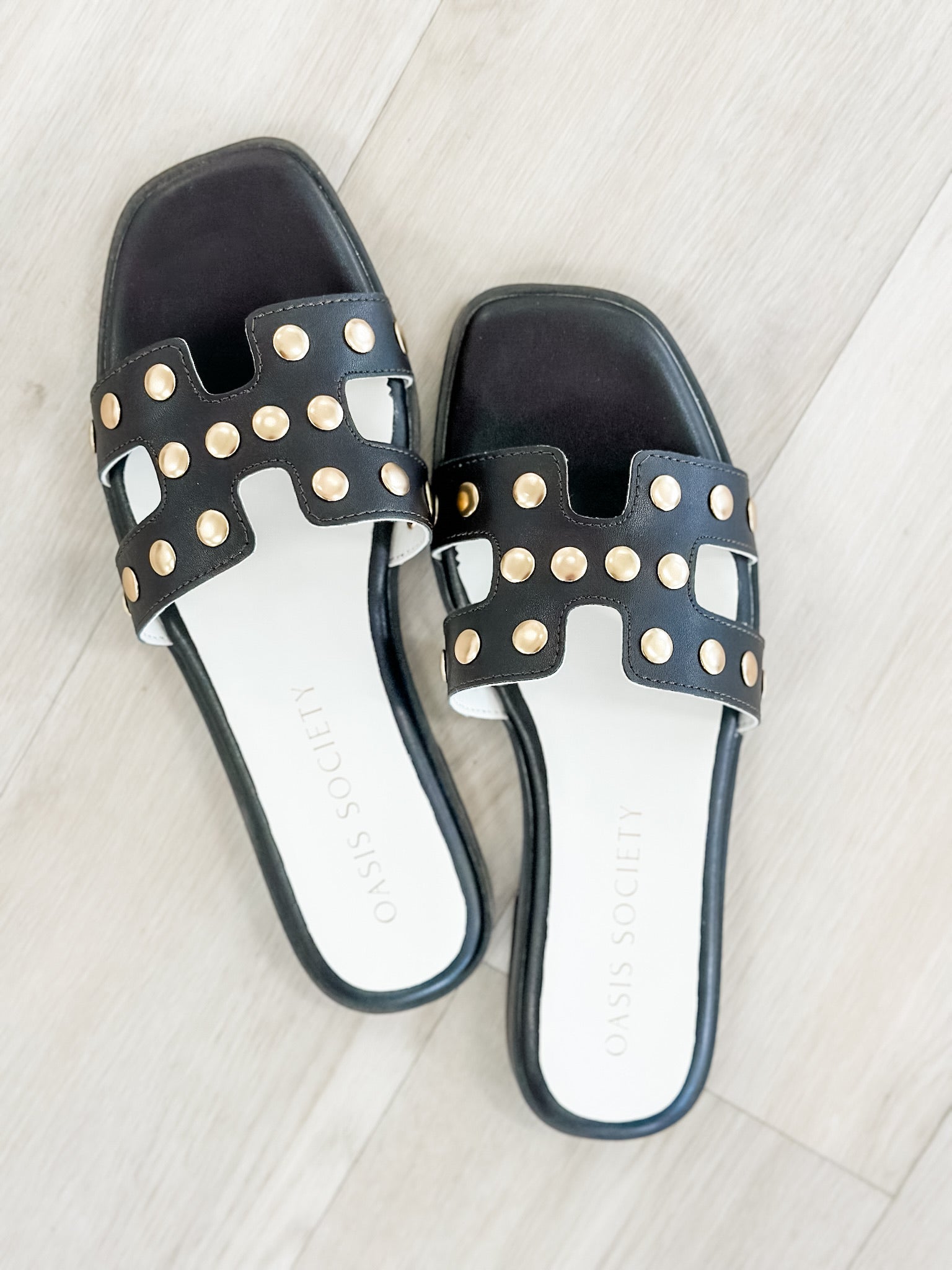 The Evelynne Studded Slide-Coffee