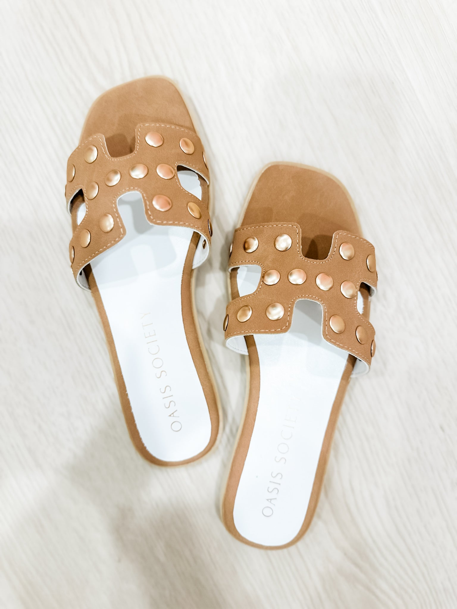 The Evelynne Studded Slide- Camel