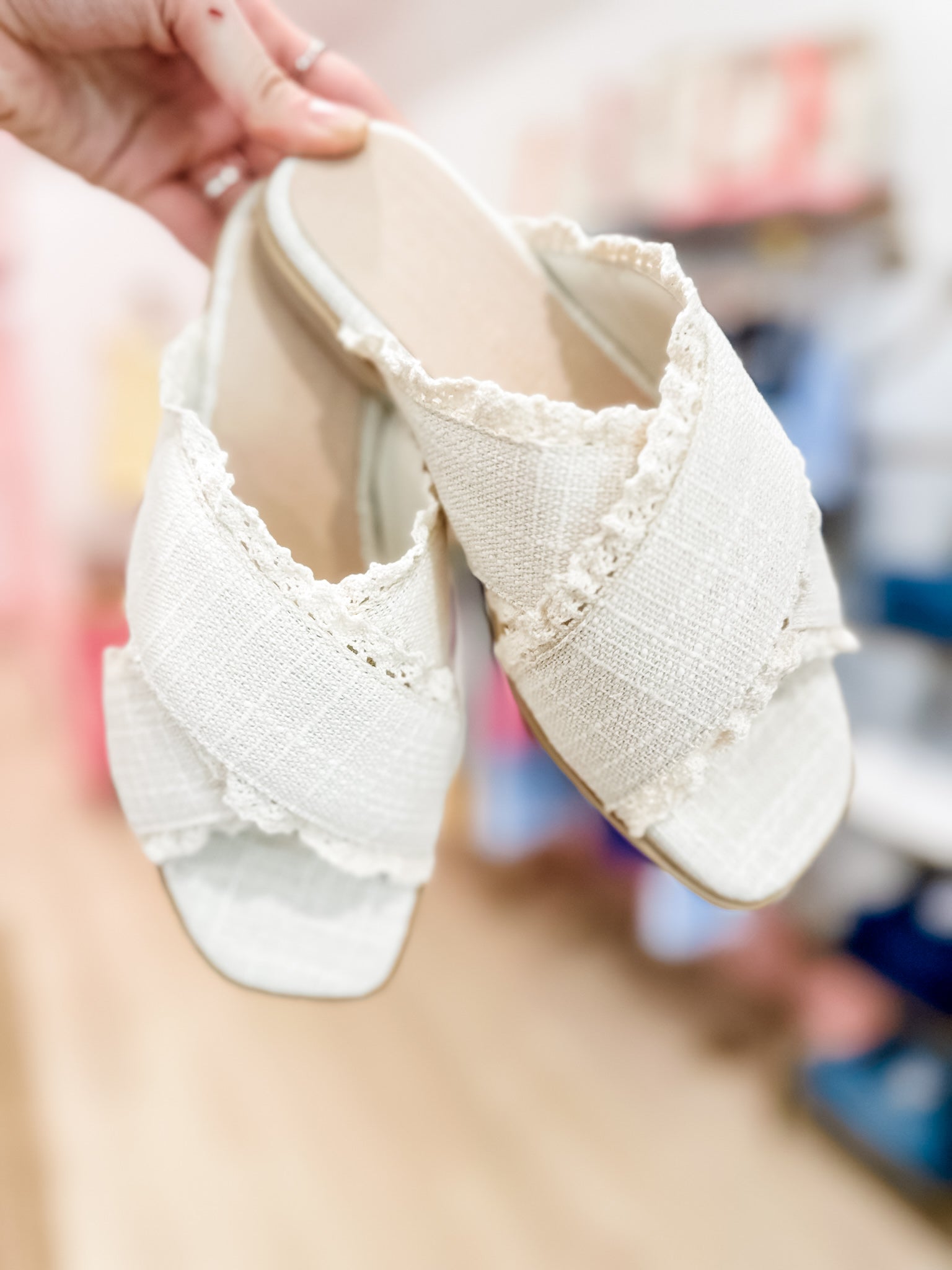 OASIS SOCIETY The Allie Cross Slide